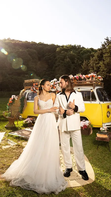 Buse & Efe · Sarı Karavan